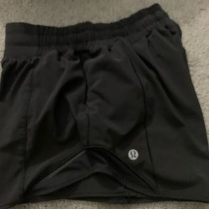 4” hotty hots Lululemon